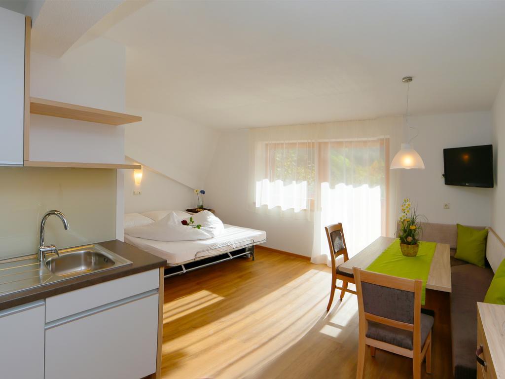 Garni Appartement Alpenresidence Cadipietra Ruang foto
