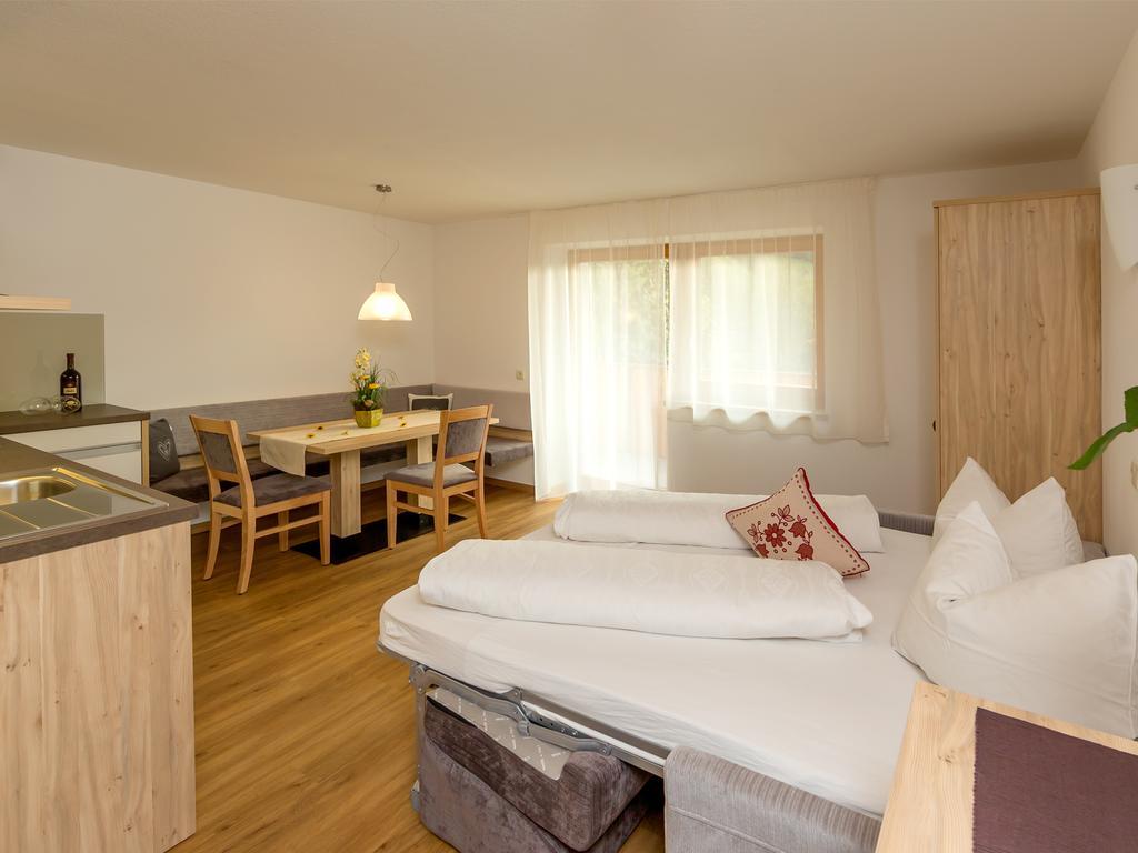 Garni Appartement Alpenresidence Cadipietra Ruang foto
