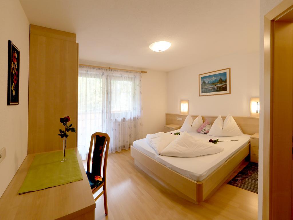 Garni Appartement Alpenresidence Cadipietra Ruang foto