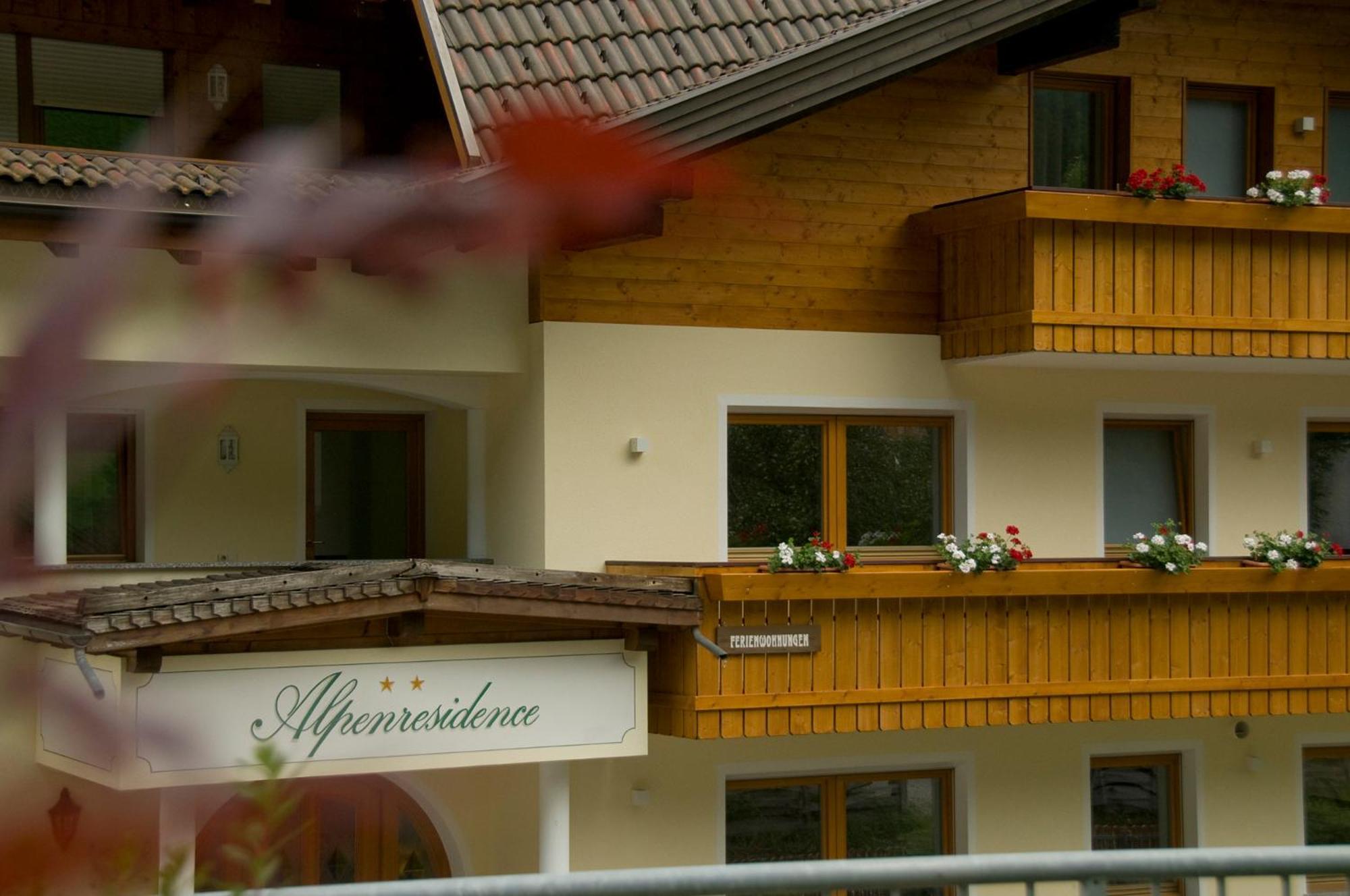 Garni Appartement Alpenresidence Cadipietra Bagian luar foto