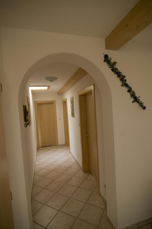 Garni Appartement Alpenresidence Cadipietra Ruang foto