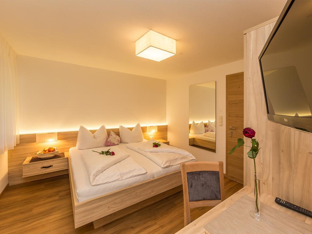 Garni Appartement Alpenresidence Cadipietra Bagian luar foto